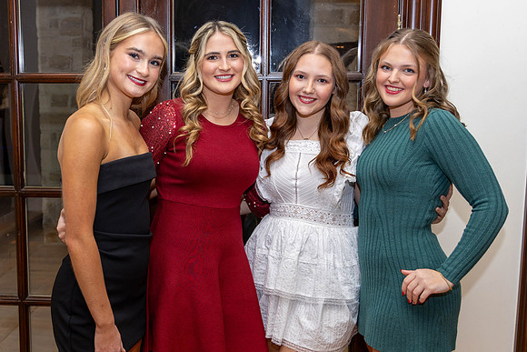 2024-Ellis Holiday Party-039