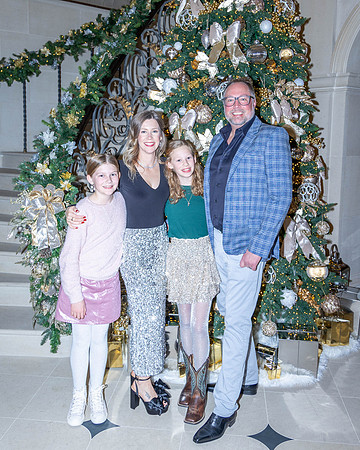 2024-Ellis Holiday Party-003